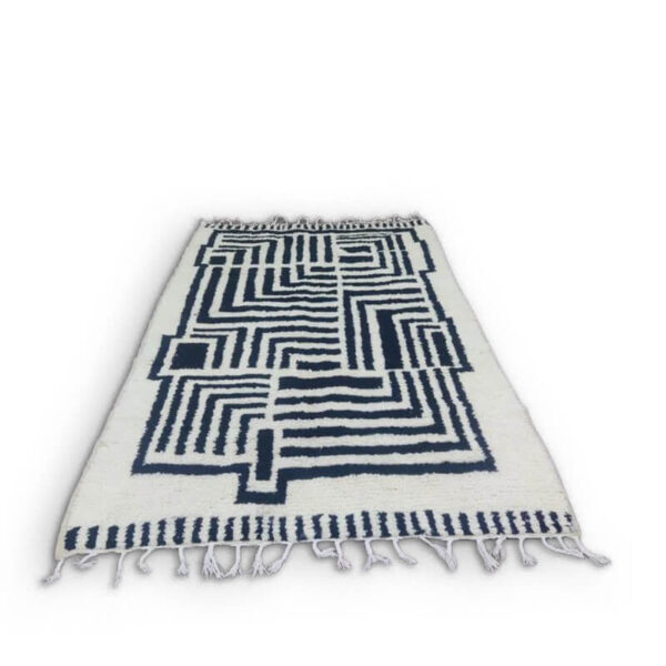 Elegant Moroccan Handwoven Rug / Berber Wool Rug from the Atlas Mountains - Image 2